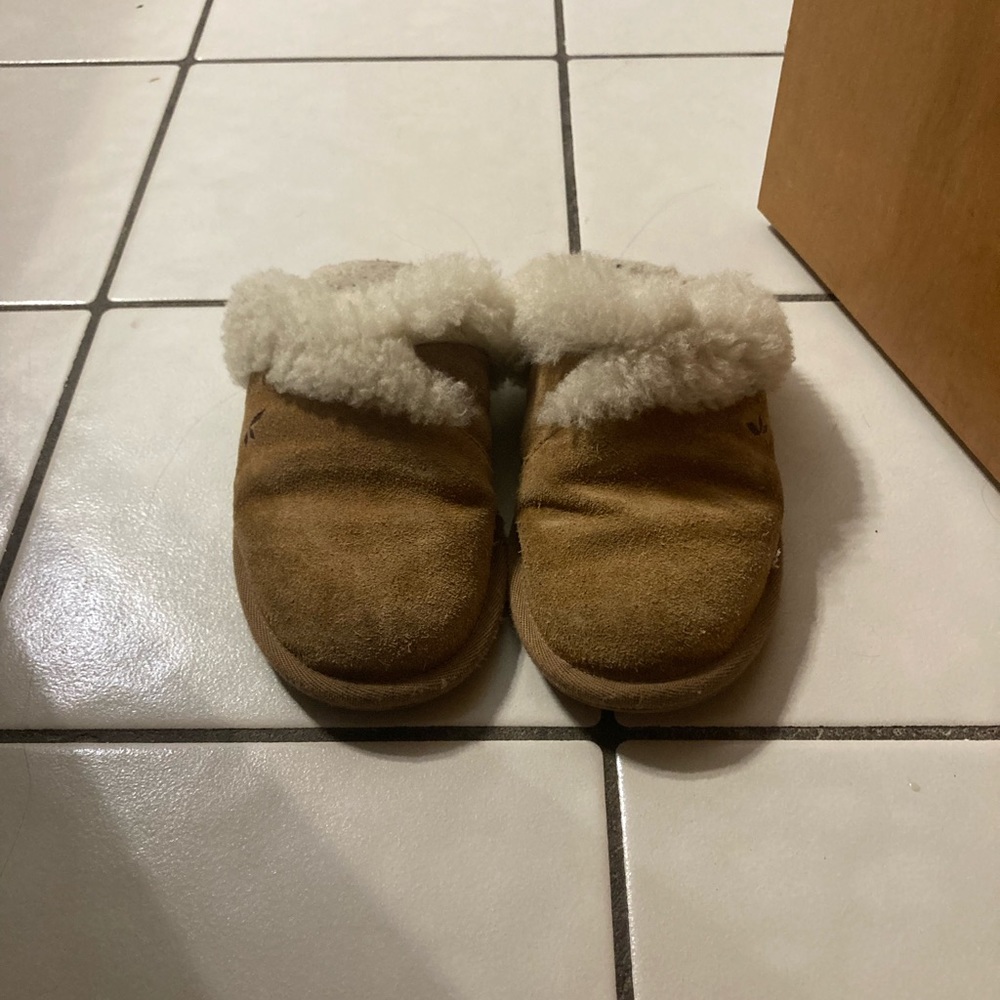 Koolaburra Ugg slippers
